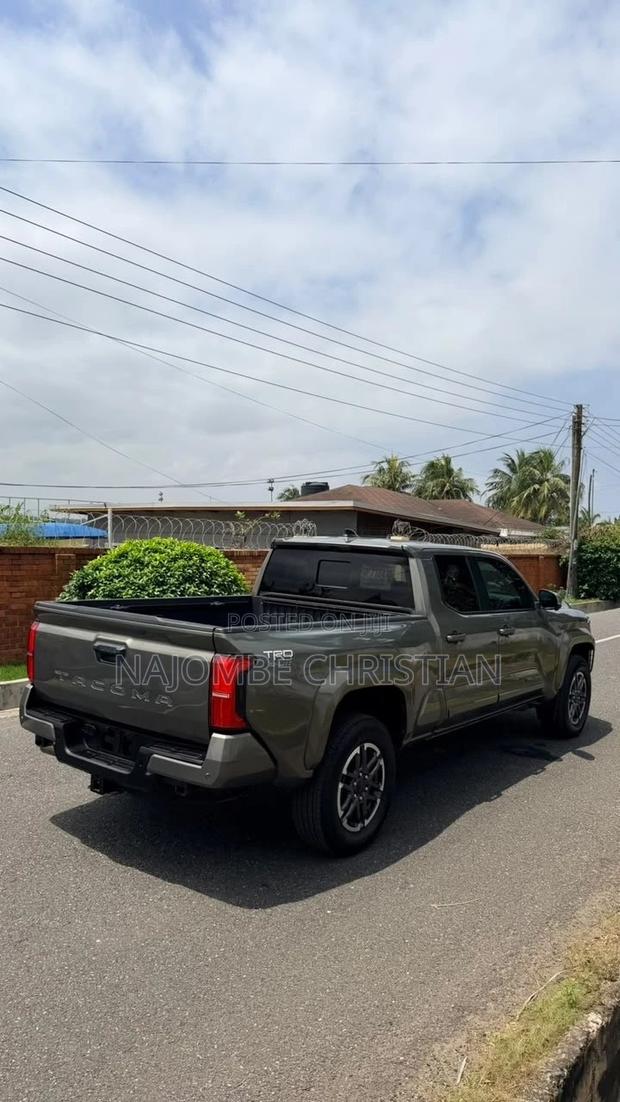 Toyota Tacoma 2024 Green