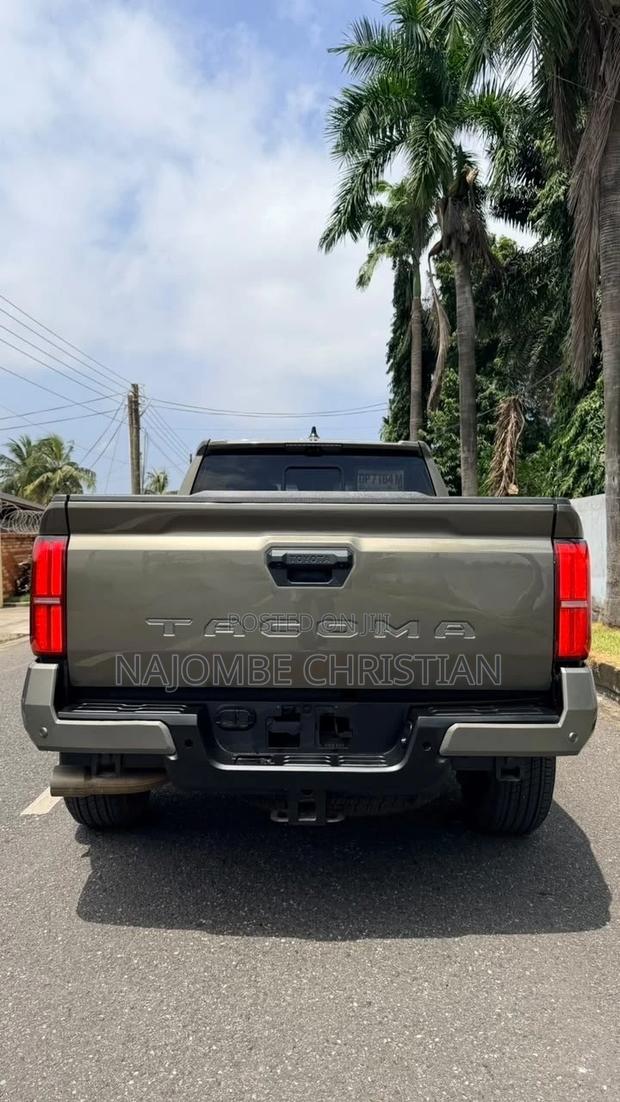 Toyota Tacoma 2024 Green