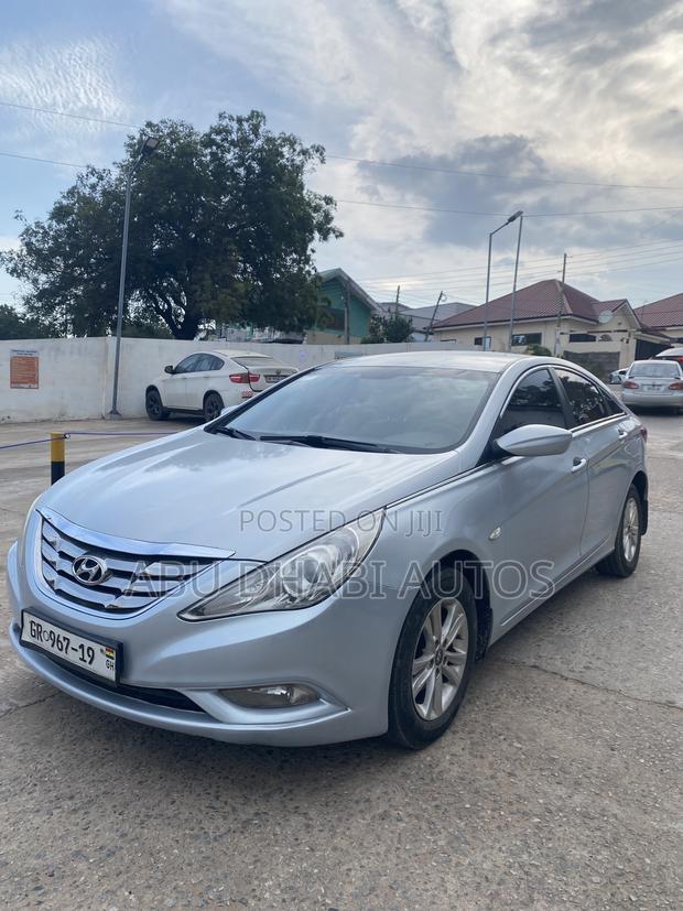 Hyundai Sonata GLS Sedan FWD (2.4L 4cyl 6A) 2011 Silver