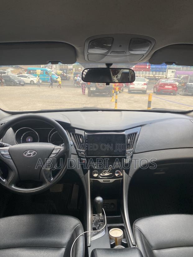 Hyundai Sonata GLS Sedan FWD (2.4L 4cyl 6A) 2011 Silver