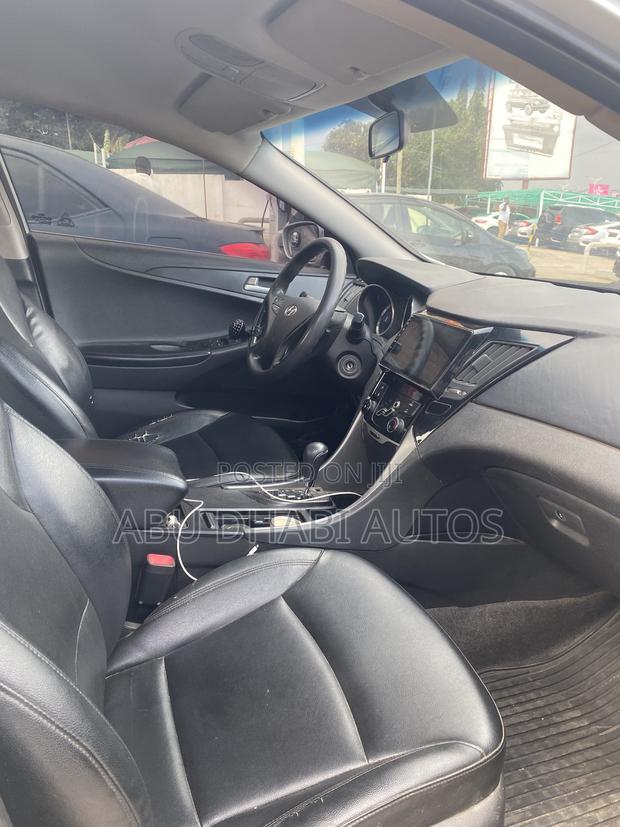 Hyundai Sonata GLS Sedan FWD (2.4L 4cyl 6A) 2011 Silver