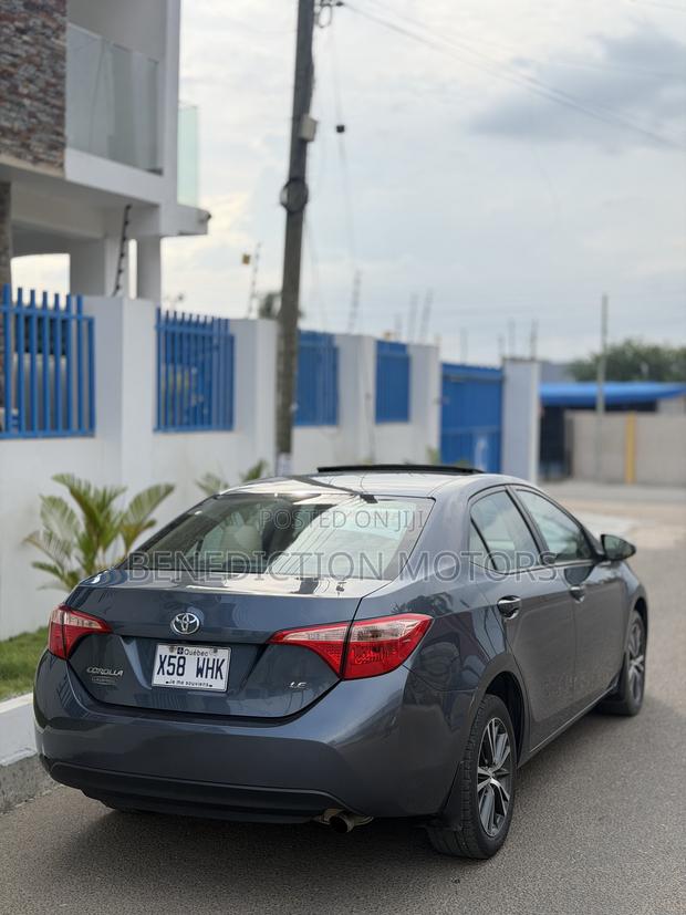 Toyota Corolla LE ECO 4dr Sedan (1.8L 4cyl CVT) 2017 Gray