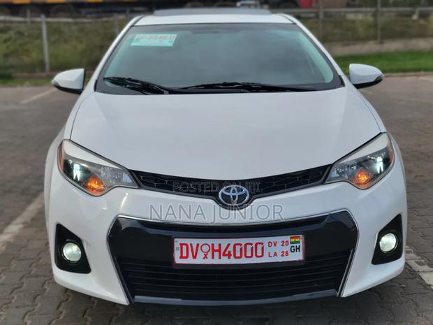 Toyota Corolla S 4dr Sedan (1.8L 4cyl CVT) 2016 Off white