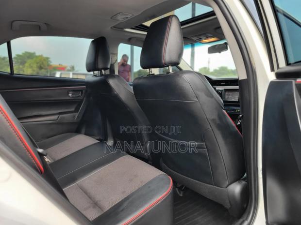 Toyota Corolla S 4dr Sedan (1.8L 4cyl CVT) 2016 Off white