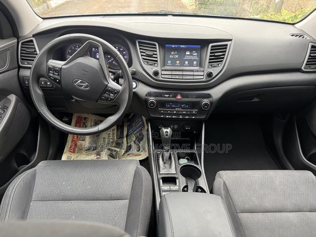 Hyundai Tucson Value FWD 2018 Blue