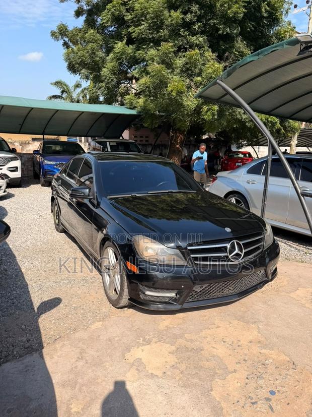 Mercedes-Benz C250 2014 Black