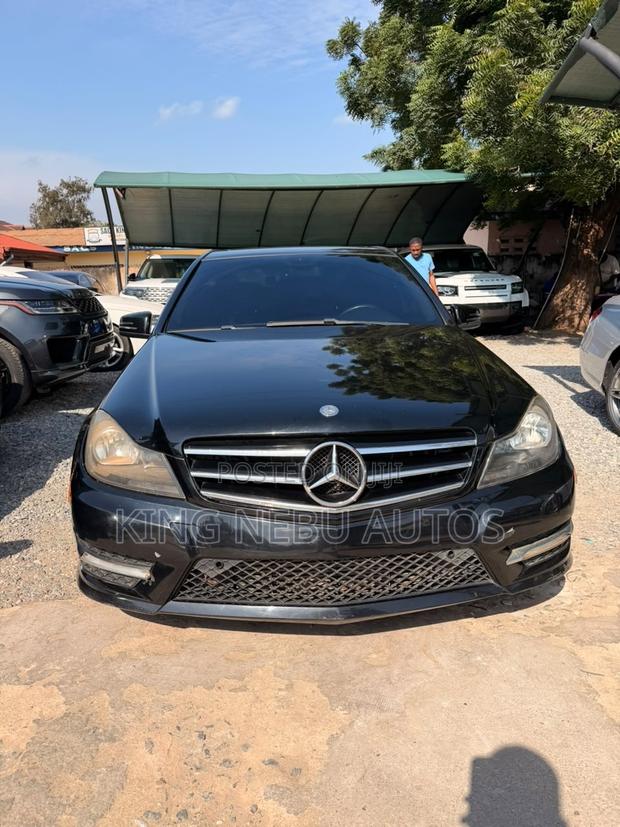 Mercedes-Benz C250 2014 Black