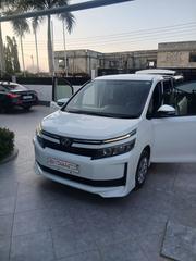 Toyota Voxy V 4WD 8-Seater 2017 Off white for sale