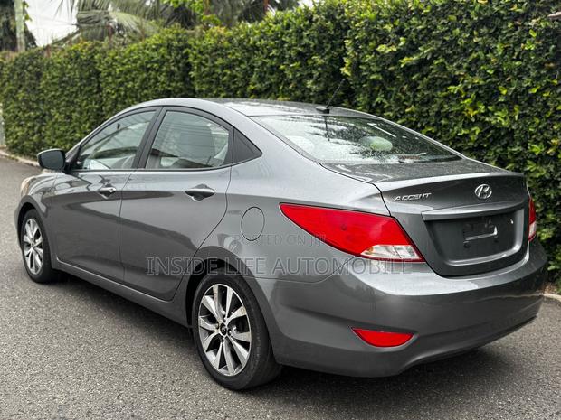 Hyundai Accent 2017 Gray