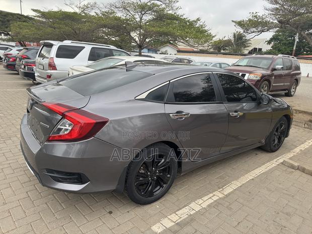 Honda Civic Touring Sedan 2018 Gray