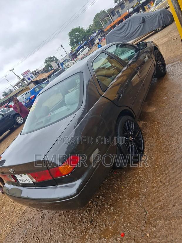 Toyota Camry 2001 Brown