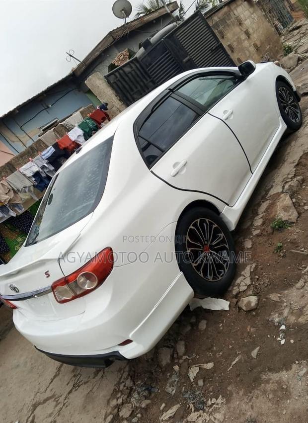 Toyota Corolla S 5-Speed 2013 White