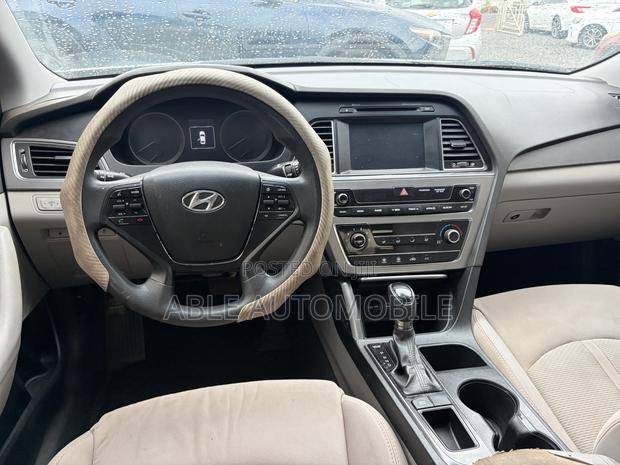 Hyundai Sonata Base Sedan FWD (2.4L 4cyl 6A) 2016 Gray