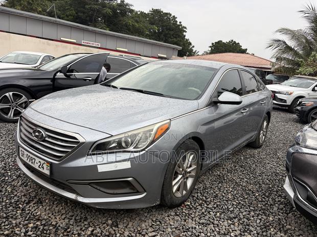 Hyundai Sonata Base Sedan FWD (2.4L 4cyl 6A) 2016 Gray