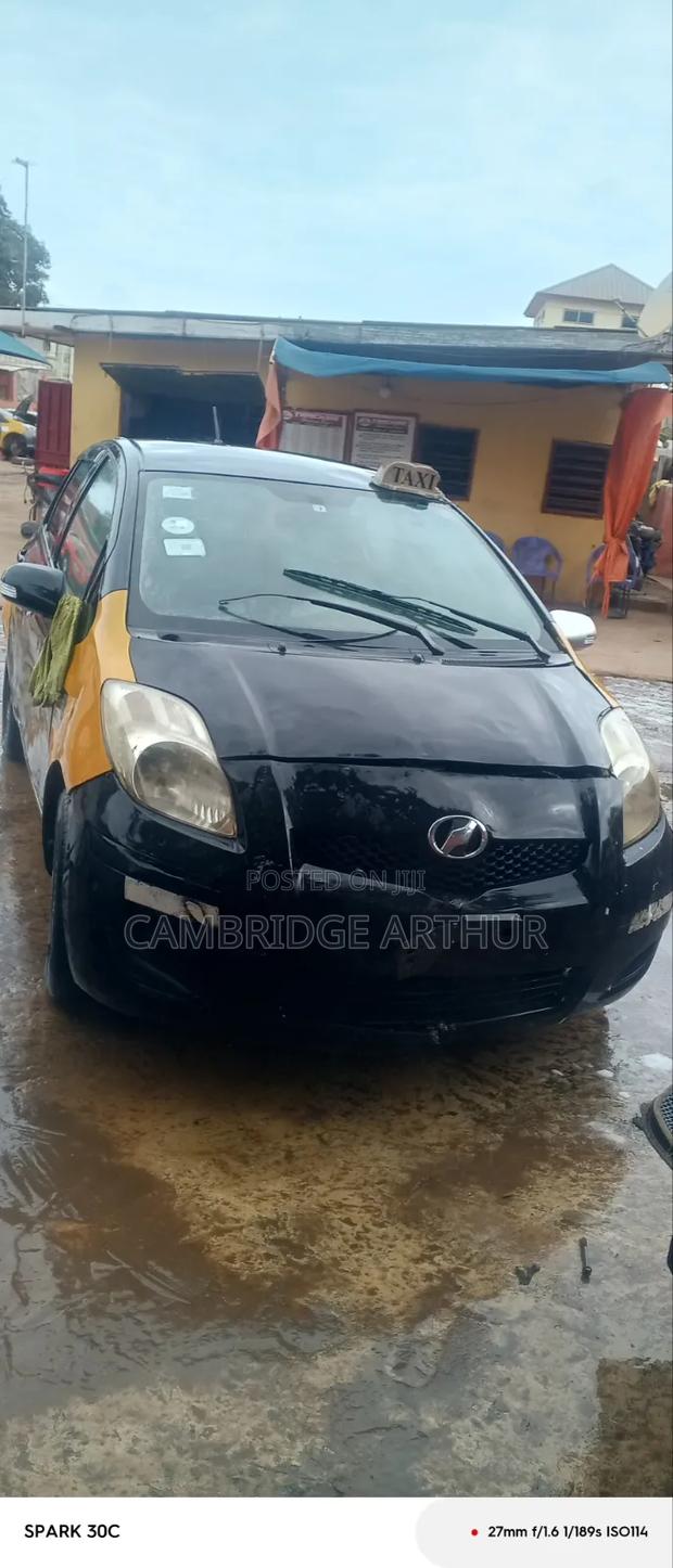 Toyota Vitz 1.3 FWD 3dr 2010 Black