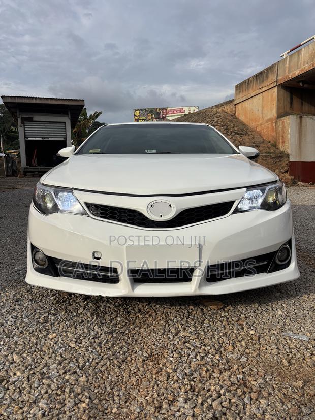 Toyota Camry 2014 White
