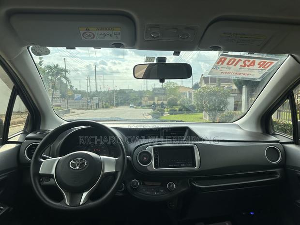 Toyota Vitz 1.3 AWD 5dr 2013