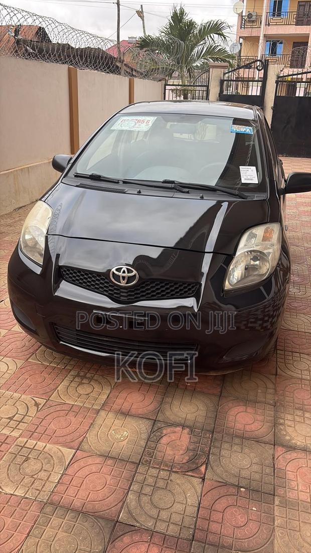 Toyota Yaris 2010 Black