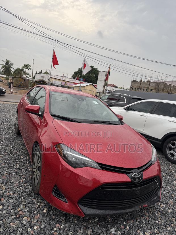 Toyota Corolla LE Eco (1.8L 4cyl 2A) 2018 Red