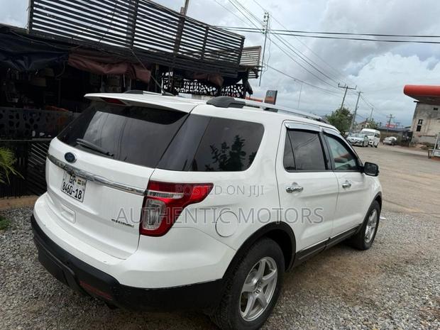 Ford Explorer 2011 White
