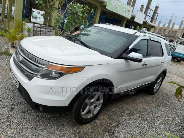 Ford Explorer 2011 White