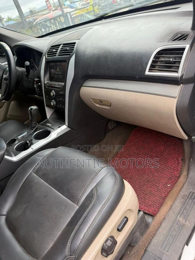 Ford Explorer 2011 White