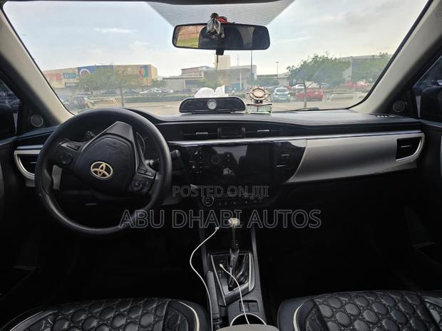 Toyota Corolla L 4dr Sedan (1.8L 4cyl 4A) 2015 Gray