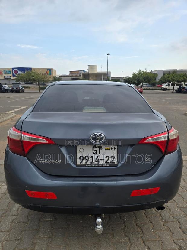 Toyota Corolla L 4dr Sedan (1.8L 4cyl 4A) 2015 Gray