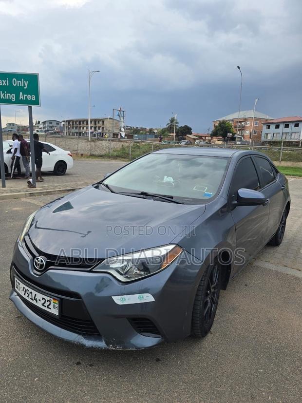 Toyota Corolla L 4dr Sedan (1.8L 4cyl 4A) 2015 Gray