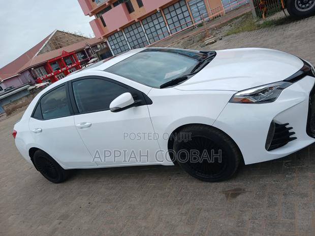 Toyota Corolla 2017 White