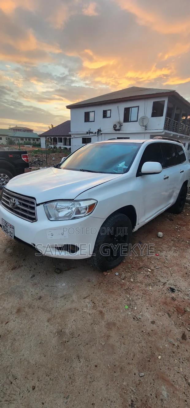 Toyota Highlander SE 2011 White