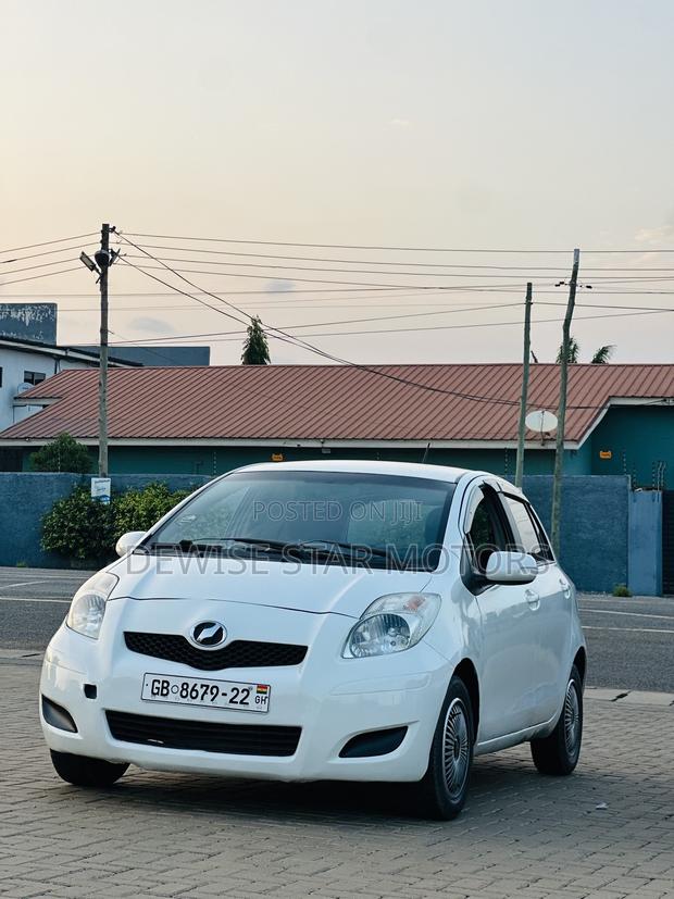 Toyota Vitz 1.5 FWD 3dr 2010 White