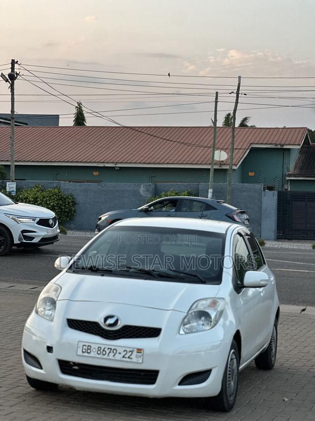 Toyota Vitz 1.5 FWD 3dr 2010 White