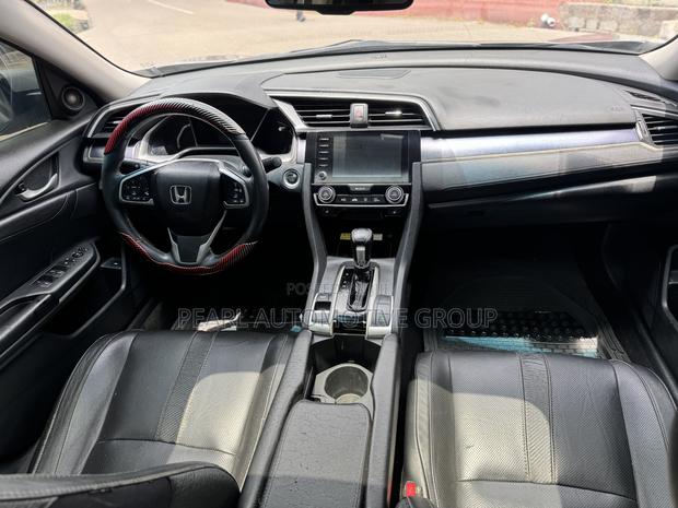 Honda Civic Touring 4dr Sedan (1.5L 4cyl) 2017 Silver