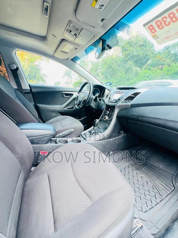 Hyundai Elantra Limited Sedan FWD (1.8L 4cyl 6A) 2016 Silver