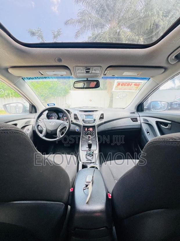 Hyundai Elantra Limited Sedan FWD (1.8L 4cyl 6A) 2016 Silver