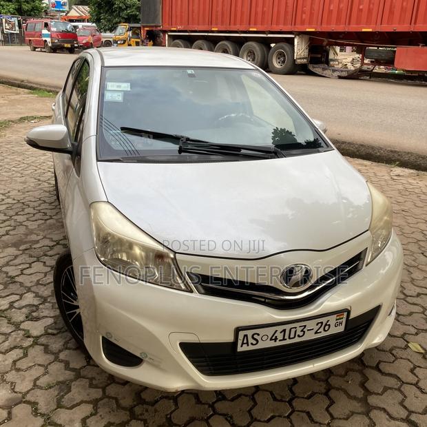 Toyota Vitz 1.3 FWD 5dr 2013 White