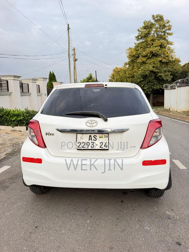 Toyota Vitz 1.3 AWD 5dr 2013 White
