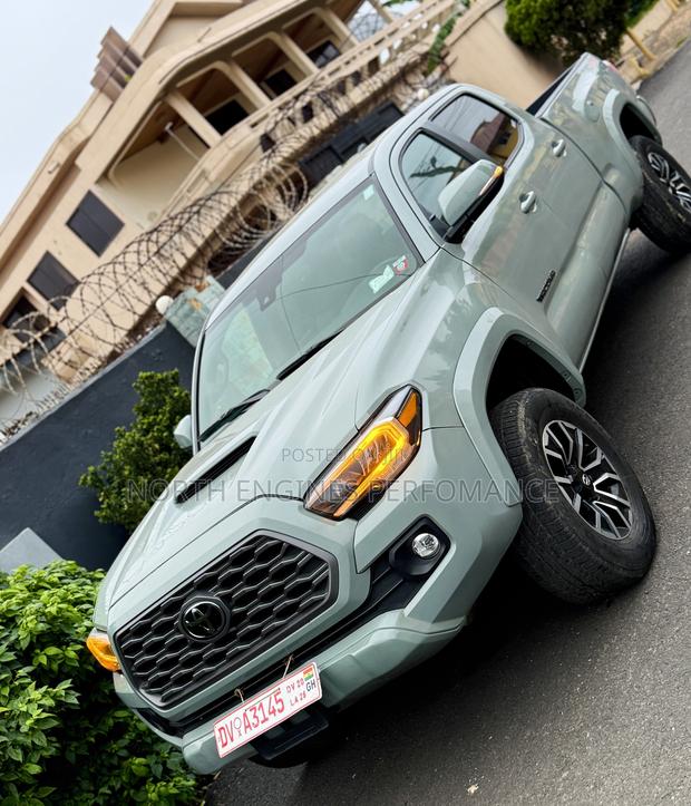 Toyota Tacoma TRD Sport Double Cab 5' Bed V6 AT 2023 Green