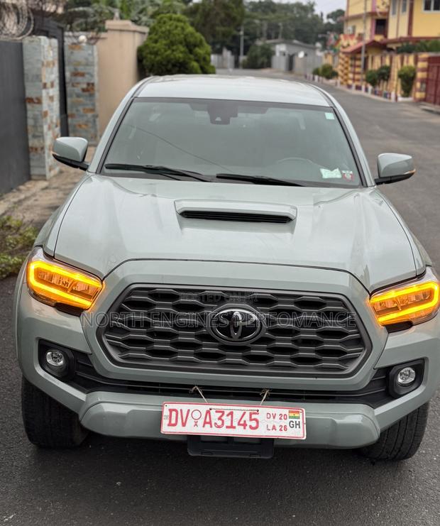 Toyota Tacoma TRD Sport Double Cab 5' Bed V6 AT 2023 Green