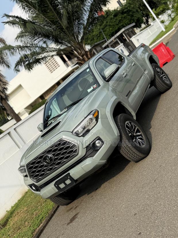 Toyota Tacoma TRD Sport Double Cab 5' Bed V6 AT 2023 Green