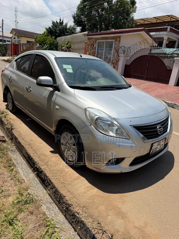 Nissan Almera 2013 Silver