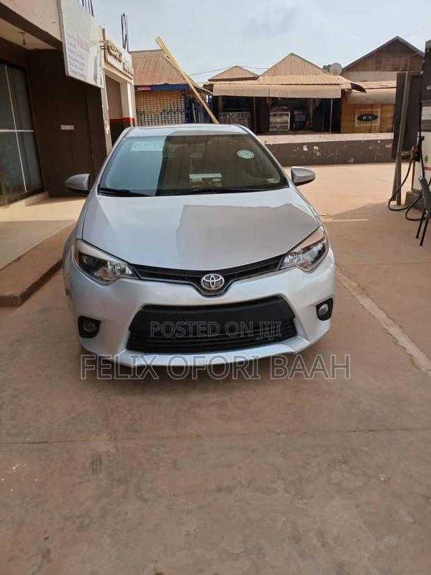 Toyota Corolla LE 4dr Sedan (1.8L 4cyl CVT) 2016 Silver
