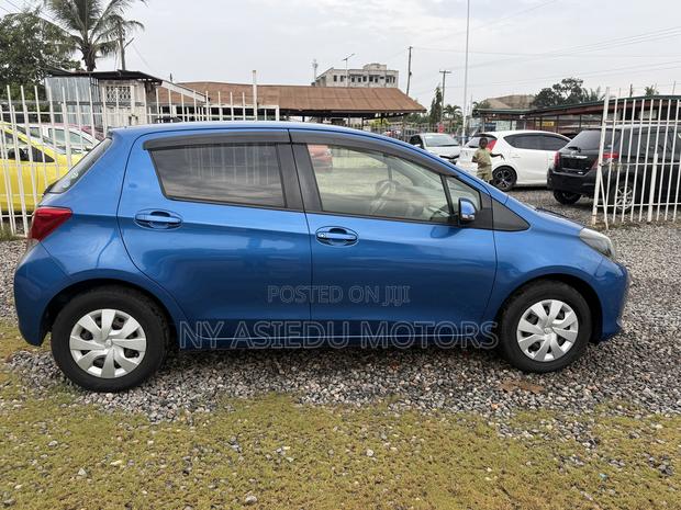 Toyota Vitz 1.3 FWD 5dr 2015 Blue