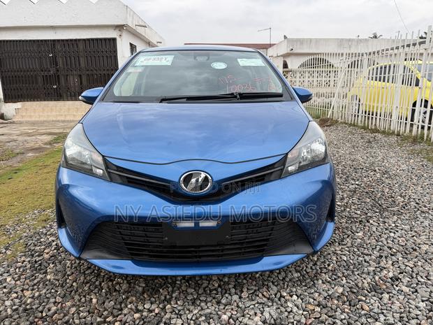 Toyota Vitz 1.3 FWD 5dr 2015 Blue