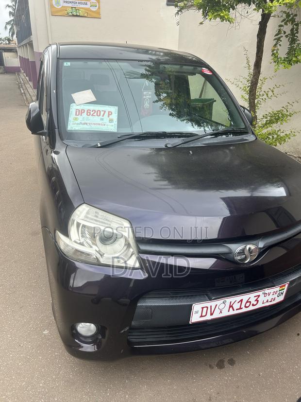 Toyota Sienta 2012 Pearl