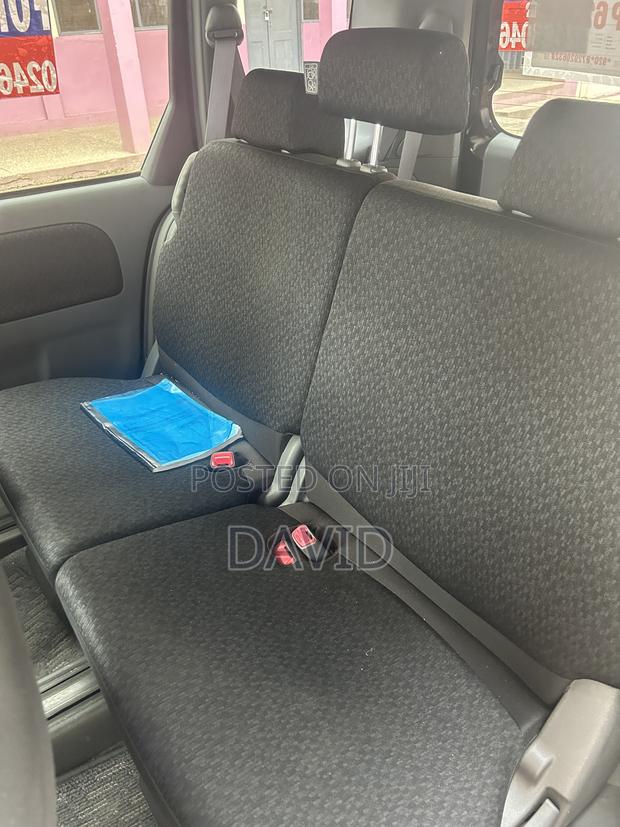 Toyota Sienta 2012 Pearl
