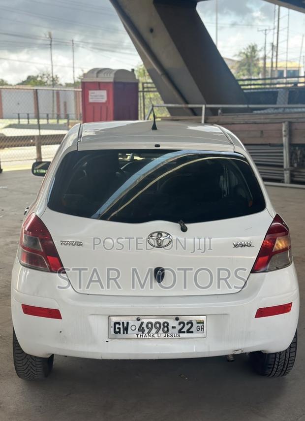 Toyota Yaris 2010 White