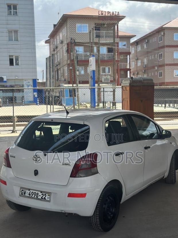 Toyota Yaris 2010 White