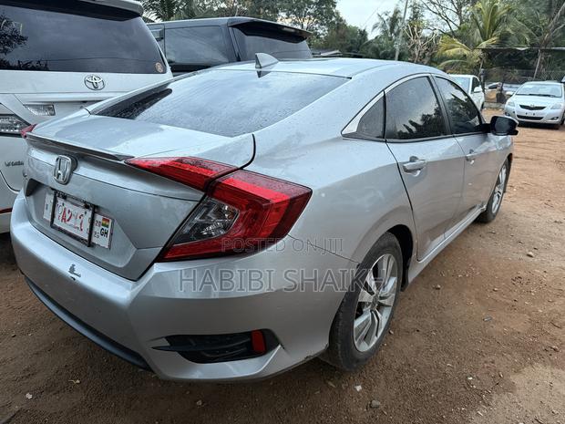 Honda Civic Touring 4dr Sedan (1.5L 4cyl) 2016 Silver